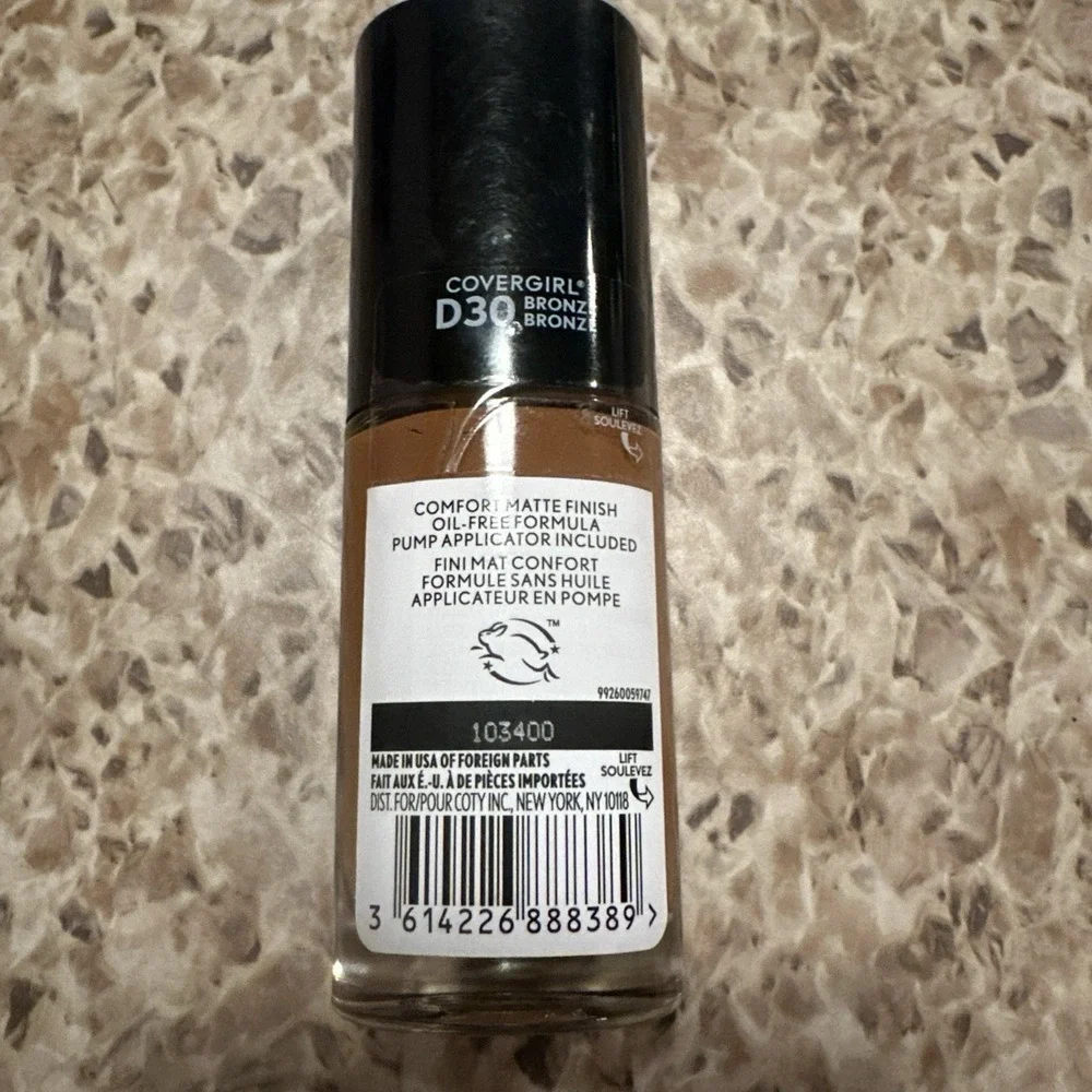 Covergirl TruBlend Matte Made Liquid Foundation D30 Bronze 1 fl oz
